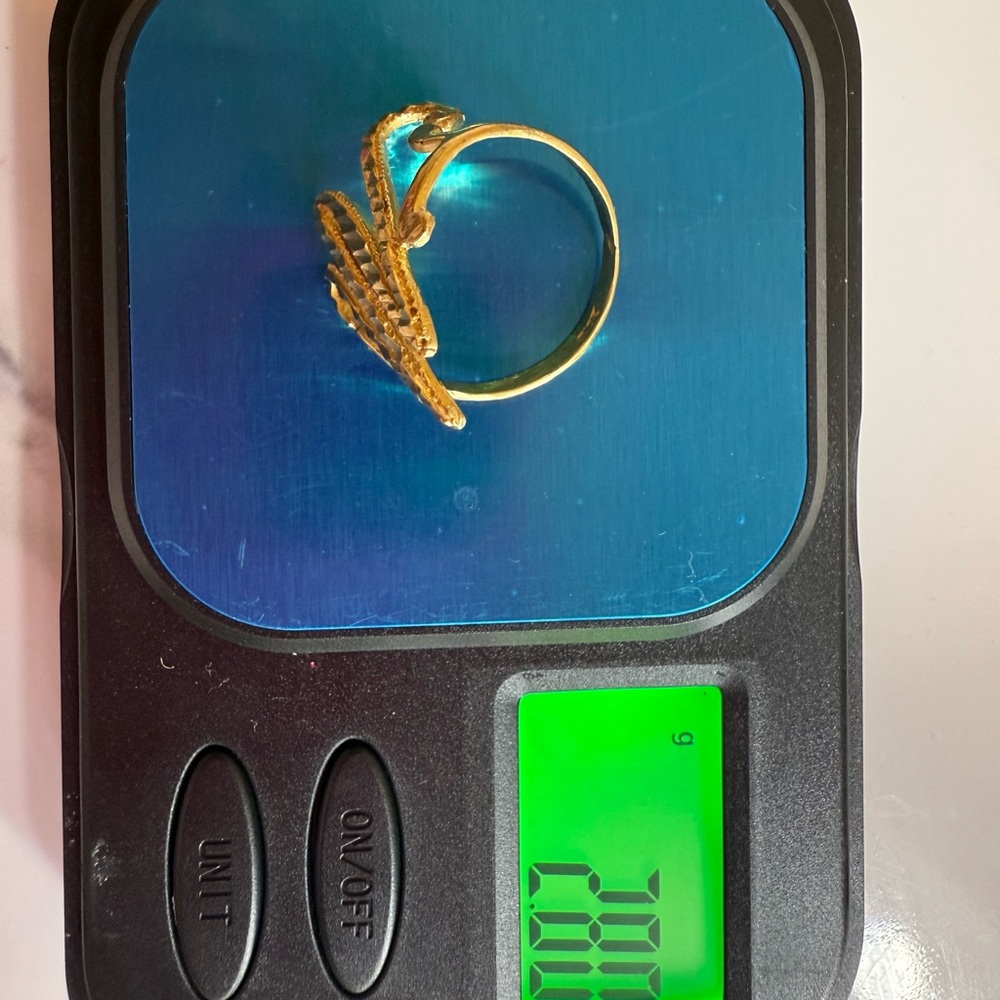 10k Solid Gold Ring - image 4